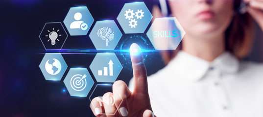 靠劳动成功的名人事例有哪些？