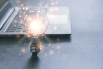 靠劳动成功的名人事例有哪些？