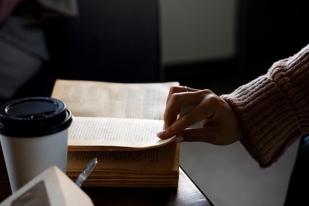 靠劳动成功的名人事例有哪些？